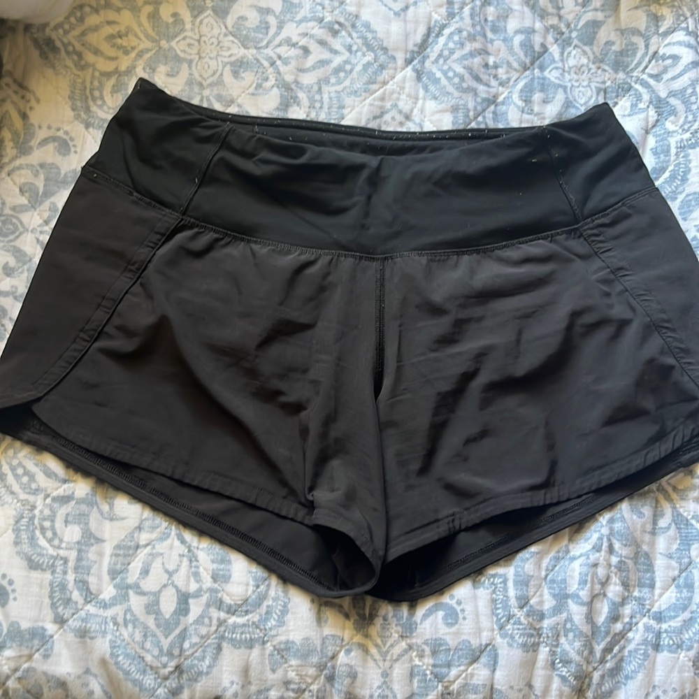 Black Lululemon short